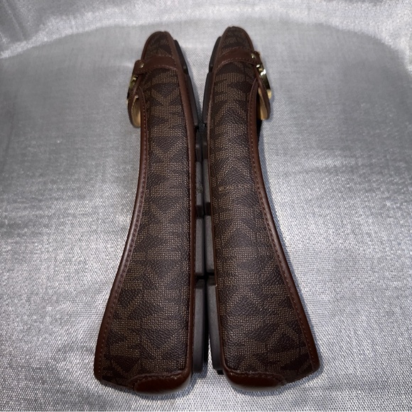 Michael Kors Moccasin size 9. Very Good Condition $80.00 - Picture 2 of 6